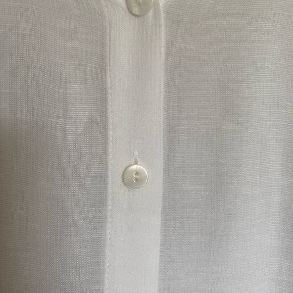 Worth New York white button down blouse size S with buttons on sleeves - Picture 2 of 7